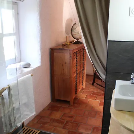 Mas Des Pelissiers & Table D'hote Sabran