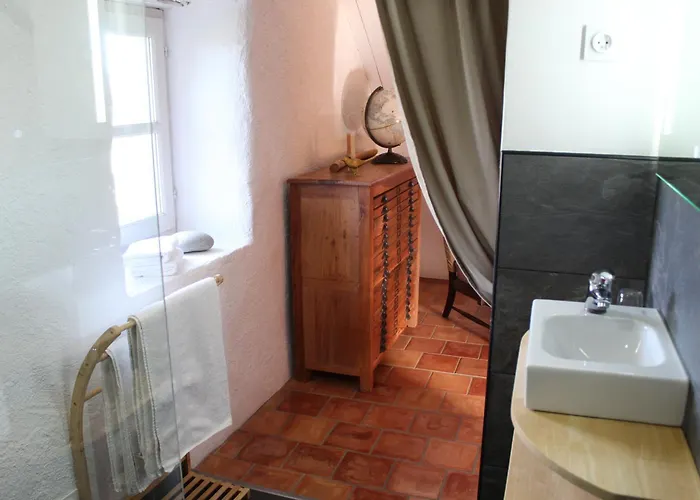 Mas Des Pelissiers & Table D'hote Sabran
